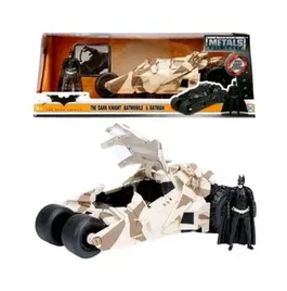 Batmobilul cu figurina si camuflaj